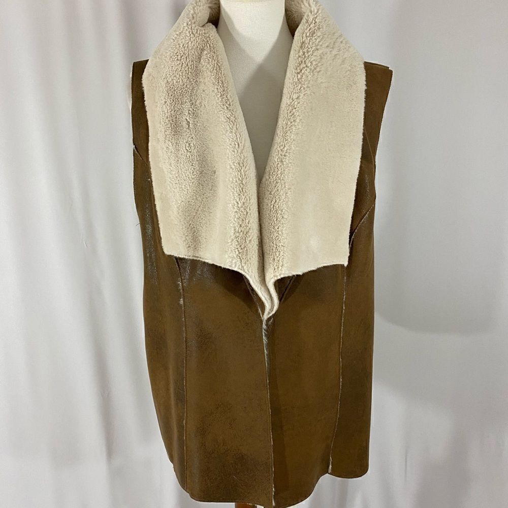 NWOT Bagatelle Open Front Vest